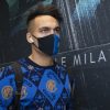 Lautaro Martinez con la mascherina dell'Inter