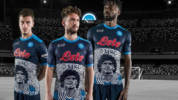 nuova maglia napoli maradona ea7 2022 verona inter lazio serie a diego ricordo