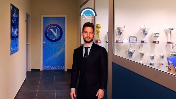 mertens napoli può restare e rinnovare da dirigente