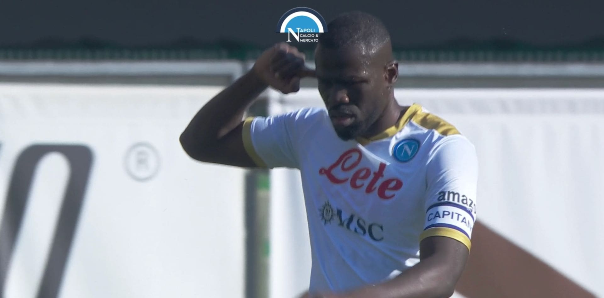 striscione cori curva verona napoli giudice sportivo razzismo koulibaly
