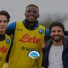 Insigne torna al Napoli, in posa con i compagni