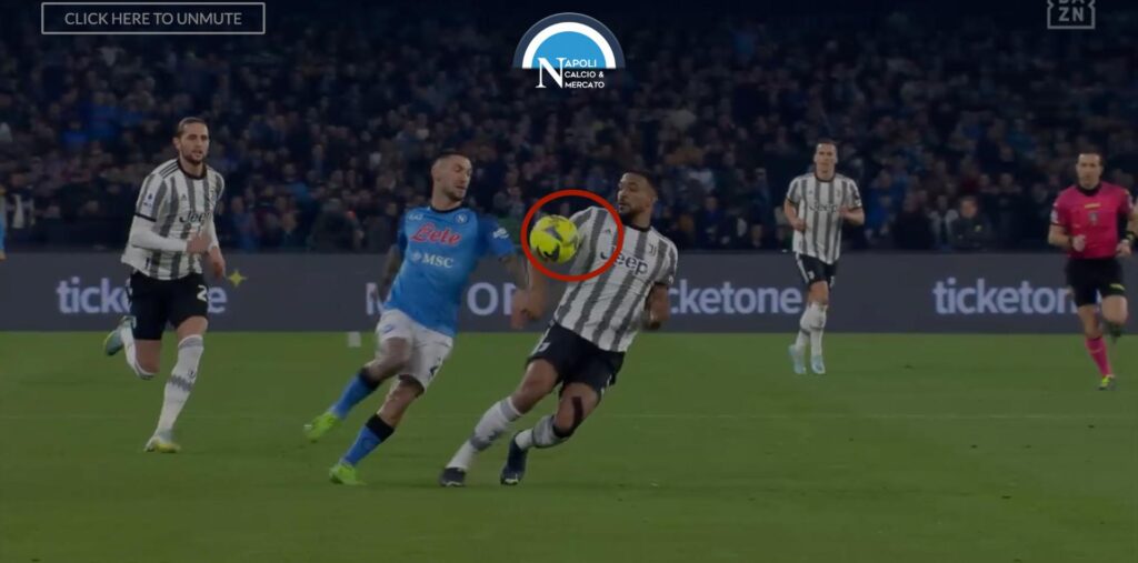 moviola napoli juve fallo di mano bremer